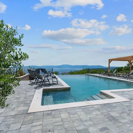 Garden Heated Infinity Pool, Jacuzzi, Sauna And Panoramic Sea View
