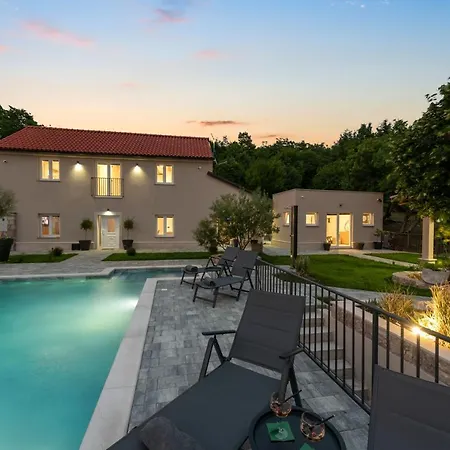 Garden Heated Infinity Pool, Jacuzzi, Sauna And Panoramic Sea View Villa