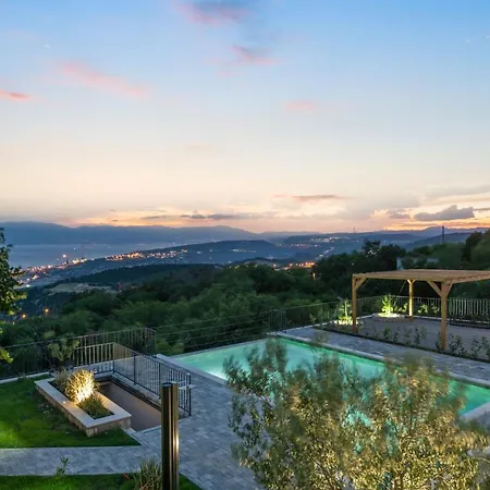 Villa Garden Heated Infinity Pool, Jacuzzi, Sauna And Panoramic Sea View