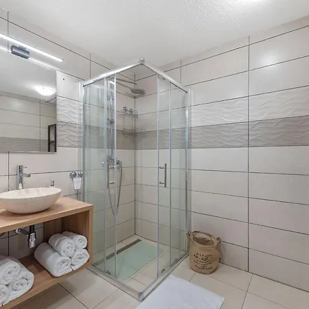 Villa Garden Heated Infinity Pool, Jacuzzi, Sauna And Panoramic Sea View Hreljin